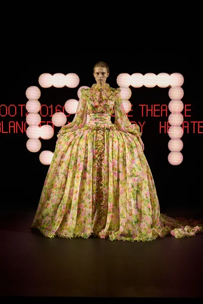 Look 7
